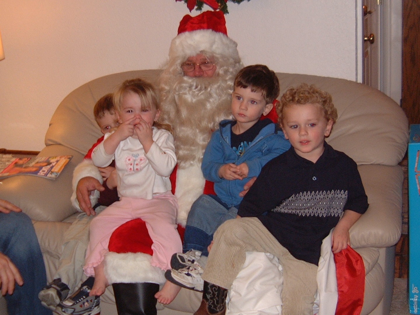 2003-12-24-22-Santa-Arrives.jpg